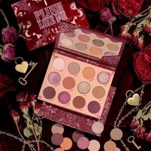Plush Like Me Eyeshadow Palette.